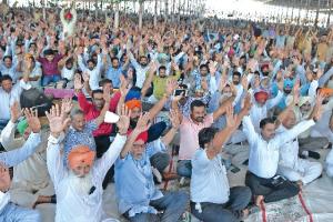 ਹੁੰਮਸ ਭਰੀ ਗਰਮੀ ਦੇ ਬਾਵਜ਼ੂਦ ਸਾਧ-ਸੰਗਤ ਦੇ ਇਕੱਠ ਨੇ ਤੋੜੇ ਰਿਕਾਰਡ