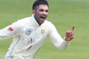 ਕੇਸ਼ਵ ਮਹਾਰਾਜ ਕਰੀਅਰ ਦਾ ਪਹਿਲਾ ਅਰਧ ਸੈਂਕੜਾ ਮਾਰ ਕੇ ਆਊਟ