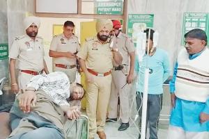 ਸੜਕ ਹਾਦਸੇ ‘ਚ ਜ਼ਖ਼ਮੀ ਨੌਜਵਾਨਾਂ ਨੂੰ ਪੁਲਿਸ ਕਪਤਾਨ ਨੇ ਪਹੁੰਚਾਇਆ ਹਸਪਤਾਲ