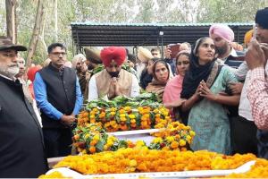 ਸ਼ਹੀਦ ਮਨਪ੍ਰੀਤ ਸਿੰਘ ਦਾ ਪੂਰੇ ਸਰਕਾਰੀ ਸਨਮਾਨਾਂ ਨਾਲ ਅੰਤਿਮ ਸਸਕਾਰ
