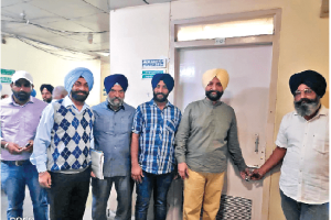 ਵਿਧਾਇਕ ਚੰਦੂਮਾਜਰਾ ਨੇ ਮਾਰਿਆ ਆਰ.ਟੀ.ਏ. ਦਫਤਰ ‘ਤੇ ਛਾਪਾ, ਤਾਲਾ ਲੱਗਿਆ ਮਿਲਿਆ