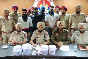 ਲੁੱਟ-ਖੋਹ ਦੇ ਦੋਸ਼ ‘ਚ ਚਾਰ ਜਣੇ ਅਸਲੇ ਸਮੇਤ ਕਾਬ