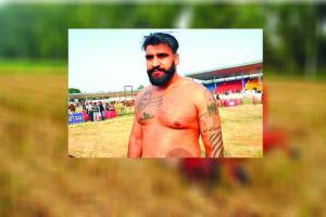 ਮ੍ਰਿਤਕ ਭਰਾ ਨੂੰ ਸੀਨੇ ਨਾਲ ਲਾ ਕੇ ਕੌਮਾਂਤਰੀ ਕਬੱਡੀ ਕੱਪ ਖੇਡ ਰਿਹੈ ਖਿਡਾਰੀ