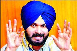 ਤਨਖ਼ਾਹ ਲੈਣ ਲਈ ਦਸਤਖ਼ਤ ਨਹੀਂ ਕਰ ਰਹੇ ਹਨ ਨਵਜੋਤ ਸਿੱਧੂ