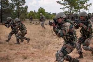 ਪੁਲਵਾਮਾ ‘ਚ ਸੁਰੱਖਿਆ ਬਲਾਂ ਤੇ ਅੱਤਵਾਦੀਆਂ ‘ਚ ਮੁਕਾਬਲਾ