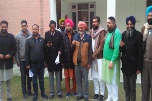 ਹਲਕਾ ਇੰਚਾਰਜ਼ ਖਿਲਾਫ਼ ਟਕਸਾਲੀ ਕਾਂਗਰਸੀਆਂ ਨੇ ਚੁੱਕੇ ਬਗਾਵਤੀ ਝੰਡੇ