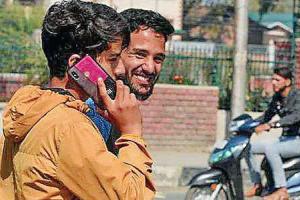 Kashmir ਘਾਟੀ ‘ਚ 149 ਦਿਨਾਂ ਬਾਅਦ ਐੱਸਐੱਮਐੱਸ, ਬ੍ਰਾਂਡਬੈਂਡ ਸੇਵਾ ਬਹਾਲ