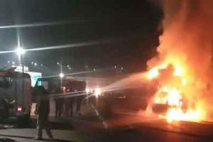 ਦਿਲ ਕੰਬਾਊ ਹਾਦਸਾ : ਵੈਨ ‘ਚ ਜਿਉਂਦੇ ਸੜੇ ਸੱਤ ਯਾਤਰੀ