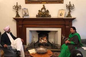 ਖ਼ਜਾਨਾ ਮੰਤਰੀ ਮੋਤੀ ਮਹਿਲ ਪੁੱਜੇ, ਪਰਨੀਤ ਕੌਰ ਨਾਲ ਕੀਤੀ ਮੁਲਾਕਾਤ