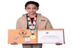 ਸਿਰ ‘ਤੇ ਬੂਟ ਰੱਖ ਕੇ ਸੰਤੁਲਨ ਬਣਾਉਣ ਕਰਕੇ 10 ਸਾਲ ਦੇ ਜਤਿਨ ਇੰਸਾਂ ਦਾ ‘ਇੰਡੀਆ ਬੁੱਕ ਆਫ਼ ਰਿਕਾਰਡ’ ਚ ਨਾਂਅ ਹੋਇਆ ਦਰਜ