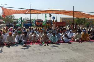 ਕਣਕ ਦੀ ਖ੍ਰੀਦ ਨਾ ਹੋਣ ਤੋਂ ਅੱਕੇ ਕਿਸਾਨਾਂ ਨੇ ਕੌਮੀ ਮਾਰਗ ਕੀਤਾ ਜਾਮ