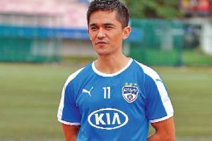 ਫੁੱਟਬਾਲ ਟੀਮ ਦੇ ਕਪਤਾਨ ਛੇਤਰੀ ਨੇ ਕੋਰੋਨਾ ਯੋਧਿਆਂ ਨੂੰ ਸੌਂਪਿਆ ਆਪਣਾ ਟਵਿੱਟਰ ਅਕਾਊਂਟ