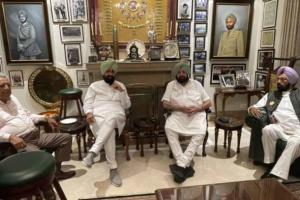 ਸਿੱਧੂ ਦਾ ਪੱਤਾ ਕੱਟਣ ਲਈ ਕੈਪਟਨ ਨੇ ਖੇਡਿਆ ਨਵਾਂ ਪੈਂਤਰਾ, ਬਾਜਵਾ ਨਾਲ ਮਿਲਾਇਆ ਹੱਥ