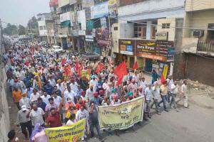 ਮੁੱਖ ਮੰਤਰੀ ਦੇ ਸ਼ਹਿਰ ’ਚ ਮੁਲਾਜ਼ਮ ਆਏ ਸੜਕਾਂ ’ਤੇ, ਸਾੜੀਆਂ ਅਰਥੀਆਂ, ਕੀਤਾ ਚੱਕਾ ਜਾਮ