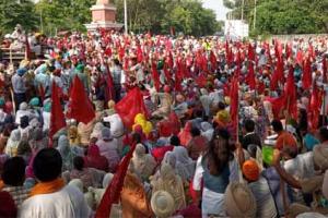 ਮੋਰਚੇ ਦੇ ਅਖੀਰਲੇ ਦਿਨ ਮੋਤੀ ਮਹਿਲ ਨੇੜੇ ਗੱਜੇ ਹਜ਼ਾਰਾਂ ਪੇਂਡੂ ਤੇ ਖੇਤ ਮਜ਼ਦੂਰ