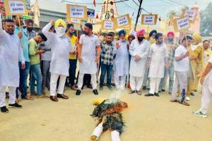 ਆਪ ਆਗੂਆਂ ਨੇ ਸਾੜਿਆ ਪ੍ਰਧਾਨ ਮੰਤਰੀ ਦਾ ਪੁਤਲਾ, ਕੀਤਾ ਰੋਸ ਮਾਰਚ
