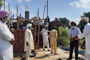 ਬਲਾਕ ਕੋਟਭਾਈ ਦੀ ਸਾਧ ਸੰਗਤ ਨੇ ਬਣਾਕੇ ਦਿੱਤਾ ਪੱਕਾ ਮਕਾਨ