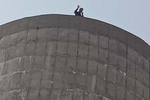 ਮੁੱਖ ਮੰਤਰੀ ਦੀ ਤਪਾ ਆਮਦ ਤੋਂ ਪਹਿਲਾਂ ਕੱਚੇ ਅਧਿਆਪਕ ਯੂਨੀਅਨ ਦਾ ਆਗੂ ਸਮਰਜੀਤ ਚੜ੍ਹਿਆ ਪਾਣੀ ਦੀ ਟੈਂਕੀ ‘ਤੇ