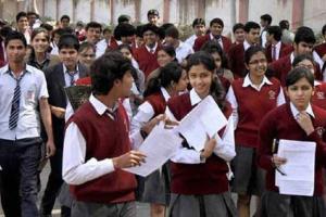 ਸੋਨੀਆ ਦੇ ਇਤਰਾਜ਼ ਤੋਂ ਬਾਅਦ CBSE ਨੇ 10ਵੀਂ ਜਮਾਤ ਦੇ ਪ੍ਰਸ਼ਨ ਪੱਤਰ ‘ਚੋਂ ਹਟਾਇਆ ਵਿਵਾਦਤ ਸਵਾਲ