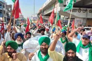 ਸਿੰਘੂ ਬਾਰਡਰ ‘ਤੇ ਕਿਸਾਨਾਂ ਦੀ ਮੀਟਿੰਗ ਜਾਰੀ, MSP ਕਮੇਟੀ ਲਈ ਤੈਅ ਹੋਣਗੇ 5 ਨਾਂਅ