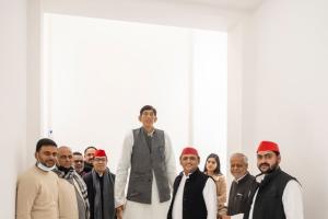 ਭਾਰਤ ਦਾ ਸਭ ਤੋਂ ਲੰਮਾ ਵਿਅਕਤੀ ਸਪਾ ’ਚ ਸ਼ਾਮਲ