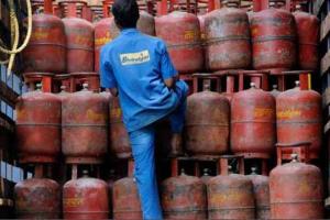 ਕਮਰਸ਼ੀਅਲ ਸਿਲੰਡਰ ਹੋਇਆ 250 ਰੁਪਏ ਮਹਿੰਗਾ