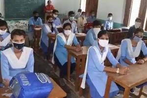 ਸਰਕਾਰ ਦਾ ਹਾਲ : ਬਿਨਾ ਕਿਤਾਬਾਂ ਦੇ ਹੀ ਪੜ੍ਹ ਰਹੇ ਨੇ ਸਰਕਾਰੀ ਸਕੂਲਾਂ ਦੇ ਲੱਖਾਂ ਵਿਦਿਆਰਥੀ