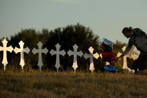 ਗੁਮਨਾਮ ਵਿਅਕਤੀ ਨੇ ਟੈਕਸਾਸ ਗੋਲੀਬਾਰੀ ਦੇ ਪੀੜਤਾਂ ਦੇ ਅੰਤਿਮ ਸੰਸਕਾਰ ਲਈ 2.5 ਮਿਲੀਅਨ ਡਾਲਰ ਦਾਨ ਕੀਤੇ