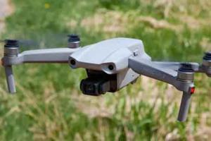  ਭਿੱਖੀਵਿੰਡ ਇਲਾਕੇ ‘ਚ ਫਿਰ ਦਿਸਿਆ ਡਰੋਨ, ਬੀ.ਐੱਸ.ਐੱਫ ਦੇ ਜਵਾਨਾਂ ਨੇ ਗੋਲੀਬਾਰੀ ਕਰਕੇ ਭਜਾਇਆ