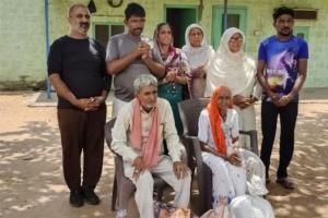 ਬਜ਼ੁਰਗਾਂ ਦੀ ਮਦਦ ਲਈ ਅੱਗੇ ਆਏ ਡੇਰਾ ਸ਼ਰਧਾਲੂ