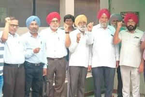 ਆਨੇ ਬਹਾਨੇ ਕਰਕੇ ਸਰਕਾਰੀ ਮੁਲਾਜ਼ਮਾਂ ਨੂੰ ਤਨਖ਼ਾਹਾਂ ਦੇਣ ਤੋਂ ਭੱਜਣ ਲੱਗੀ ਹੈ ਮਾਨ ਸਰਕਾਰ