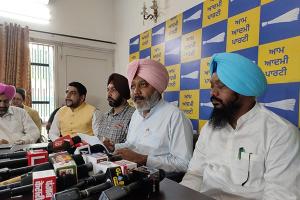 ਅਪਰੇਸ਼ਨ ਲੋਟਸ… ਪੰਜਾਬ ਦੀ ‘ਆਪ’ ਸਰਕਾਰ ਨੂੰ ਡੇਗਣਾ ਚਾਹੁੰਦੀ ਐ ਭਾਜਪਾ, 25-25 ਕਰੋੜ ਰੁਪਏ ਦੇ ਦਿੱਤੇ ਜਾ ਰਹੇ ਹਨ ‘ਆਫਰ’