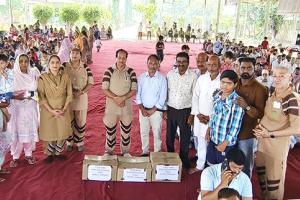 ਬਲਾਕ ਰਾਜਪੁਰਾ ਦੀ ਨਾਮ ਚਰਚਾ ’ਚ ਸੱਚ ਕਹੂੰ ਅਖਬਾਰ ਦੇ ਇਨਾਮ ਵੰਡੇ