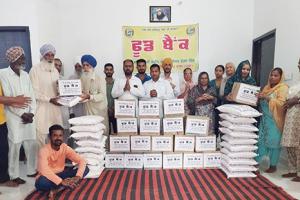 ਬਲਾਕ ਨਿਹਾਲ ਸਿੰਘ ਵਾਲਾ ਦੀ ਸਾਧ-ਸੰਗਤ ਨੇ 20 ਲੋੜਵੰਦ ਪਰਿਵਾਰਾਂ ਨੂੰ ਦਿੱਤਾ ਰਾਸ਼ਨ
