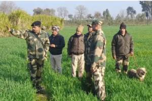 ਗੁਰਦਾਸਪੁਰ ‘ਚ ਬੀਐੱਸਐੱਫ ਜਵਾਨਾਂ ਨੇ ਡਰੋਨ ’ਤੇ ਫਾਈਰਿੰਗ ਕਰਕੇ ਵਾਪਸ ਪਾਕਿ ਭੇਜਿਆ