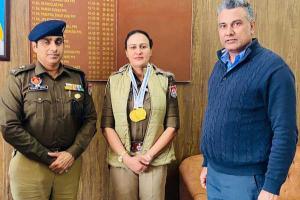 ਐਸ. ਪੀ. ਡੀ. ਨੇ 2 ਗੋਲਡ ਮੈਡਲ ਜਿੱਤਣ ਤੇ ਸਹਾਇਕ ਥਾਣੇਦਾਰ ਕਸ਼ਮੀਰ ਕੌਰ ਨੂੰ ਵਧਾਈ ਦਿੱਤੀ