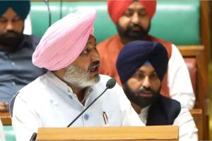 ਵਿੱਤ ਮੰਤਰੀ ਹਰਪਾਲ ਸਿੰਘ ਚੀਮਾ ਬਜ਼ਟ ਪੇਸ਼ ਕਰ ਰਹੇ ਹਨ