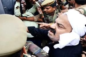 ਅੱਤ ਨਾਲ ਹੀ ਹੋਇਆ ਅੱਤ ਦਾ ਅੰਤ, ਖੱਬੇ ਪੱਖੀਆਂ ਦੇ ਨਿਸ਼ਾਨੇ ’ਤੇ ਯੋਗੀ