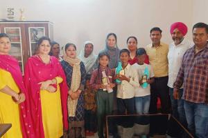 ਬੋਰਡ ਪ੍ਰੀਖਿਆ ਵਿੱਚ ਸ਼ਾਨਦਾਰ ਪ੍ਰਦਰਸ਼ਨ ਕਰਨ ਵਾਲੇ ਵਿਦਿਆਰਥੀ ਸਨਮਾਨੇ