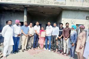 ਬੇਟੀ ਰੌਸ਼ਨੀ ਨੇ ਦਸਵੀ ਦੇ ਨਤੀਜਿਆਂ ਵਿੱਚ ਗੁਰੂਹਰਸਹਾਏ ਦਾ ਨਾਂ ਪੂਰੇ ਪੰਜਾਬ ਵਿੱਚ ਕੀਤਾ ਰੌਸ਼ਨ