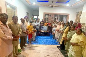 ਲੋਹਾ ਨਗਰੀ ਦੀ ਸਾਧ-ਸੰਗਤ ਨੇ ਰੱਖੇ ਪੰਛੀਆਂ ਦੇ ਲਈ ਪਾਣੀ ਦੇ ਕਸੋਰੇ