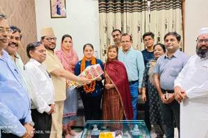 ਵਿਧਾਇਕ ਡਾ. ਜਮੀਲ ਉਰ ਰਹਿਮਾਨ ਨੇ ਨੀਟ ਦੀ ਪ੍ਰੀਖਿਆ ‘ਚ ਟਾਪਰ ਰਹੀ ਪਰਾਂਜਲ ਅਗਰਵਾਲ ਦਾ ਕੀਤਾ ਸਨਮਾਨ