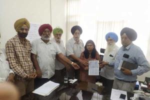 ਪੈਨਸ਼ਨਰਜ਼ਾਂ ਵੱਲੋਂ ਪਟਿਆਲਾ ਵਿਖੇ ਧਰਨਾ ਲਾ ਕੇ ਦਿੱਤਾ ਮੰਗ ਪੱਤਰ