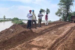 ਟਾਂਗਰੀ ਨਦੀ ’ਚ ਪਏ 100 ਫੁੱਟ ਚੌੜੇ ਪਾੜ ਨੂੰ ਪੂਰਿਆ