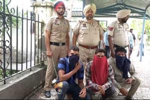 ਰੇਤ ਕੱਢਣ ਲਈ ਵਰਤੀ ਜਾ ਰਹੀ ਮਸ਼ੀਨ ਟਰੈਕਟਰ-ਟਰਾਲੇ ਸਮੇਤ ਤਿੰਨ ਕਾਬੂ