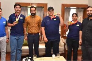 ਖੇਡ ਮੰਤਰੀ ਮੀਤ ਹੇਅਰ ਵੱਲੋਂ ਕ੍ਰਿਕਟਰ ਤੇ ਜੂਨੀਅਰ ਵਿਸ਼ਵ ਕੱਪ ਦੇ ਜੇਤੂ ਨਾਲ ਕੀਤੀ ਮੁਲਾਕਾਤ