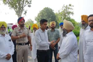 ਹੜ੍ਹ ਦੀ ਮਾਰ ਹੇਠ ਆਇਆ ਪੁਲ, ਦਰਜ਼ਨਾਂ ਪਿੰਡਾਂ ਦਾ ਸੰਪਰਕ ਟੁੱਟਿਆ