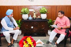 ਕੁਲਤਾਰ ਸਿੰਘ ਸੰਧਵਾਂ ਨੇ ਕੇਂਦਰੀ ਮੰਤਰੀ ਨਿਤਿਨ ਗਡਕਰੀ ਨਾਲ ਕੀਤੀ ਮੁਲਾਕਾਤ