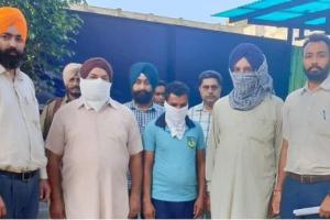 ਵਿਜੀਲੈਂਸ ਵਿਭਾਗ ਦੇ ਅਧਿਕਾਰੀ ਬਣ ਕੇ ਲੁੱਟਣ ਵਾਲੇ ਦੋ ਸਾਬਕਾ ਫੌਜੀਆਂ ਸਣੇ ਤਿੰਨ ਕਾਬੂ