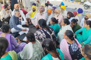 ਪੀਜੀਆਈ ਘਾਬਦਾਂ ਤੋਂ ਬਰਖਾਸਤ ਨਰਸਾਂ ਦੇ ਮੋਰਚੇ ’ਚ ਪੁੱਜੇ ਭਾਜਪਾ ਆਗੂ ਅਰਵਿੰਦ ਖੰਨਾ